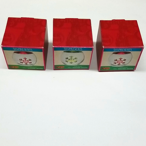 Christmas Silver Color Glass Snowflake Tealight Holders Set of 3 New in Box - Picture 3 of 12